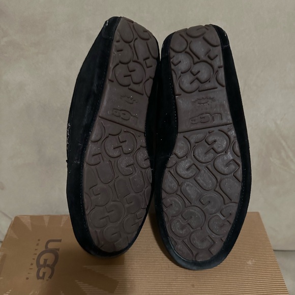 Like New - Women’s UGG Ansley Slipper, Black, Size 8 - Picture 8 of 8